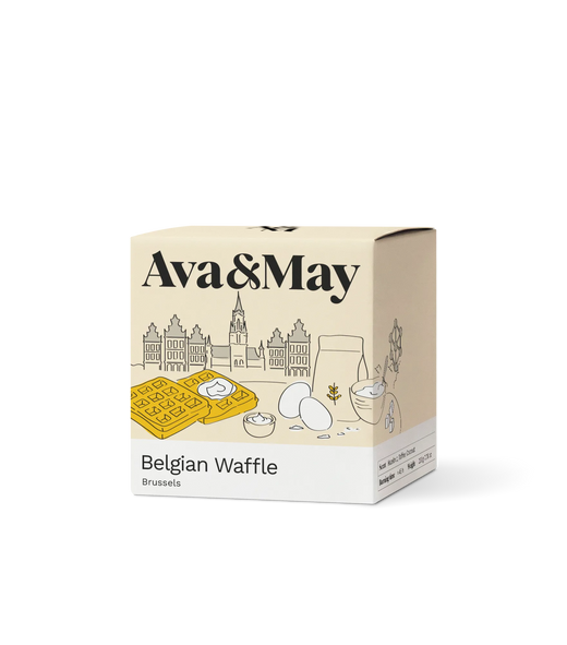 Boîte de bougies Ava&May Belgian Waffle de 220 grammes, ornée d'une illustration de la ligne d'horizon de Bruxelles