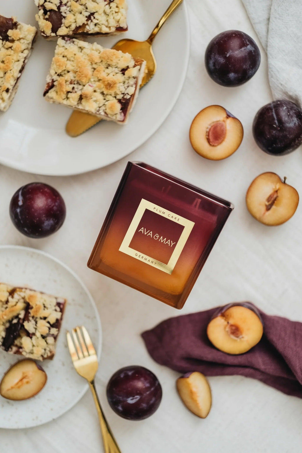 Maxi bougie parfumée Plum Cake - Ava&May - France