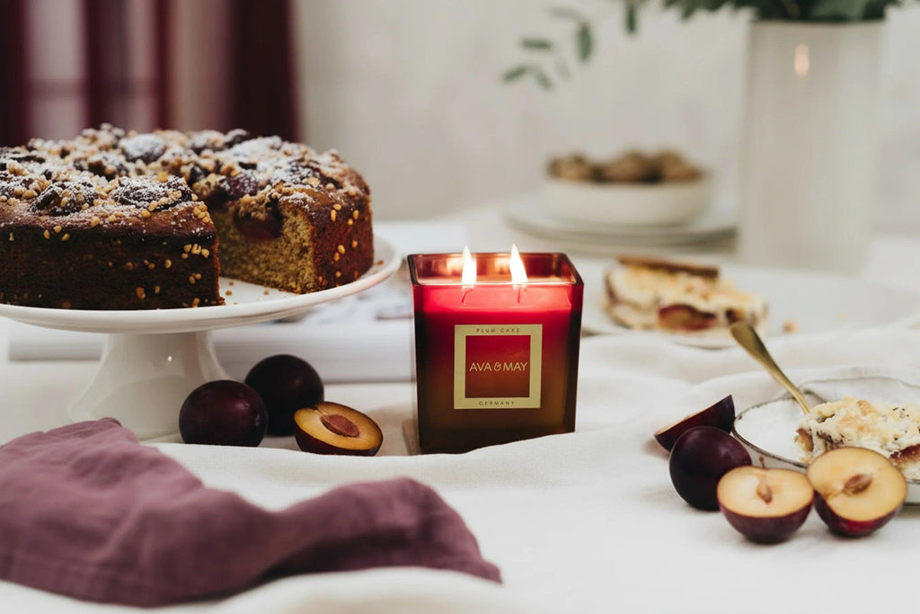 Maxi bougie parfumée Plum Cake - Ava&May - France